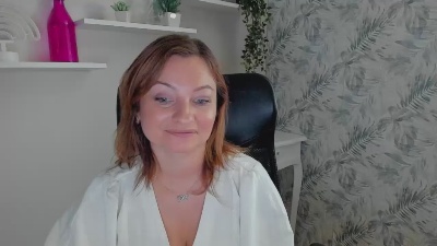 1Angela39 Live Image