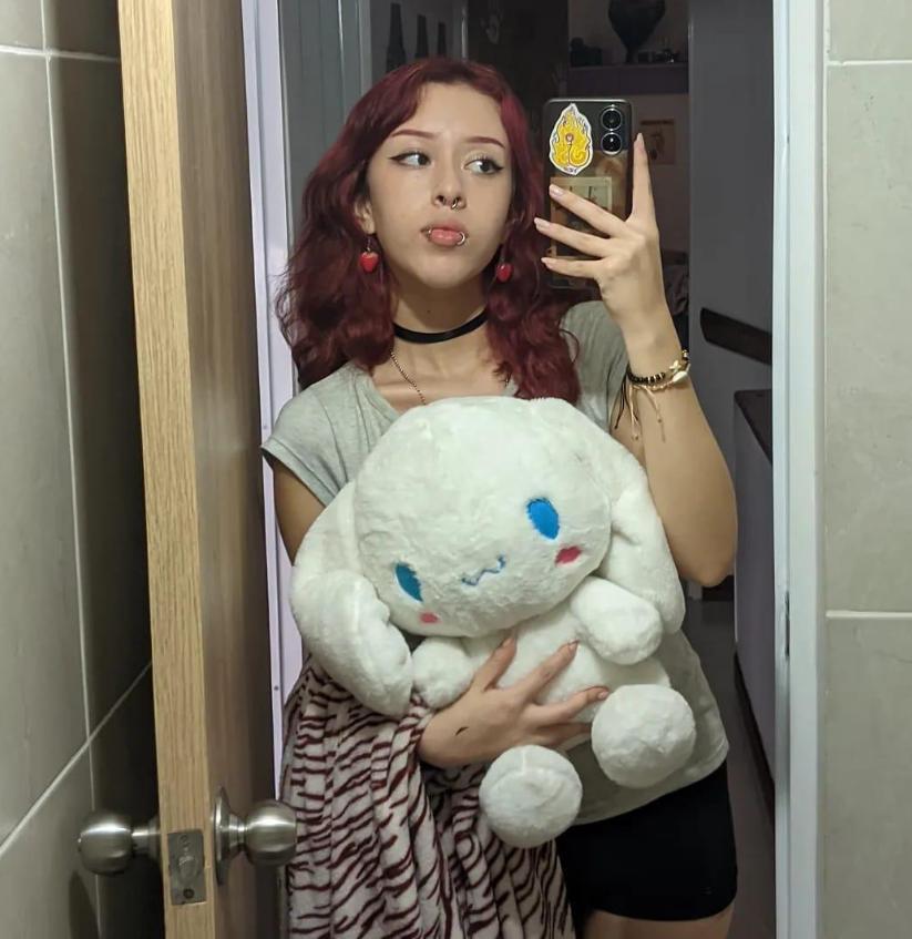 AlexaFoxy18 Live Image