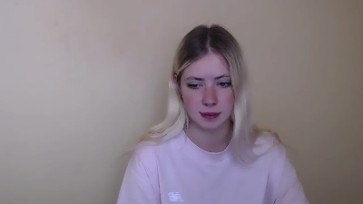 AliceMeaww_ Live Image