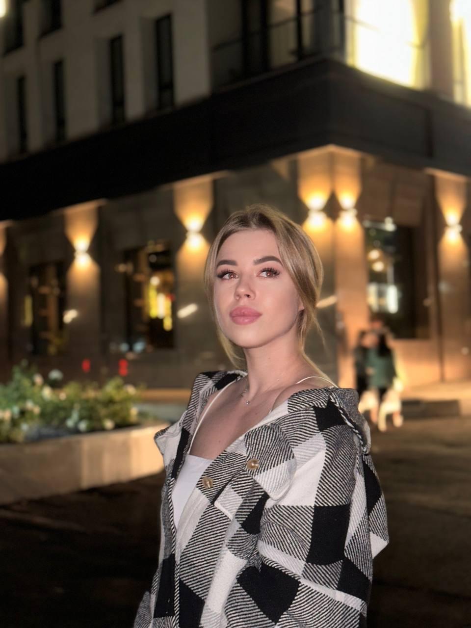 AnikaAline Live Image