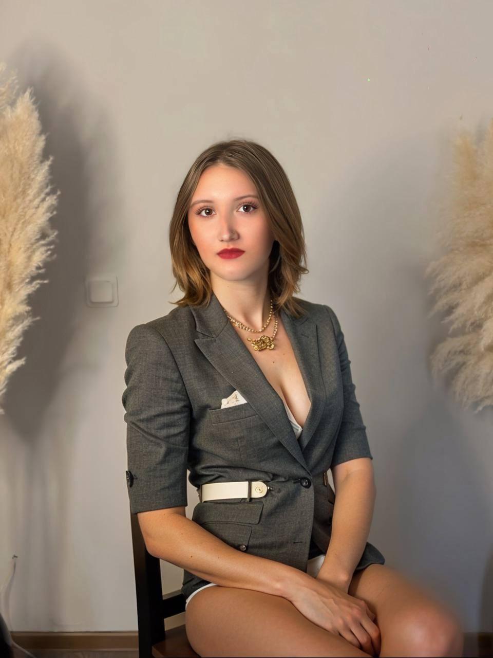 AnnettaGrotz Live Image
