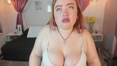 CarolineEvans Live Image