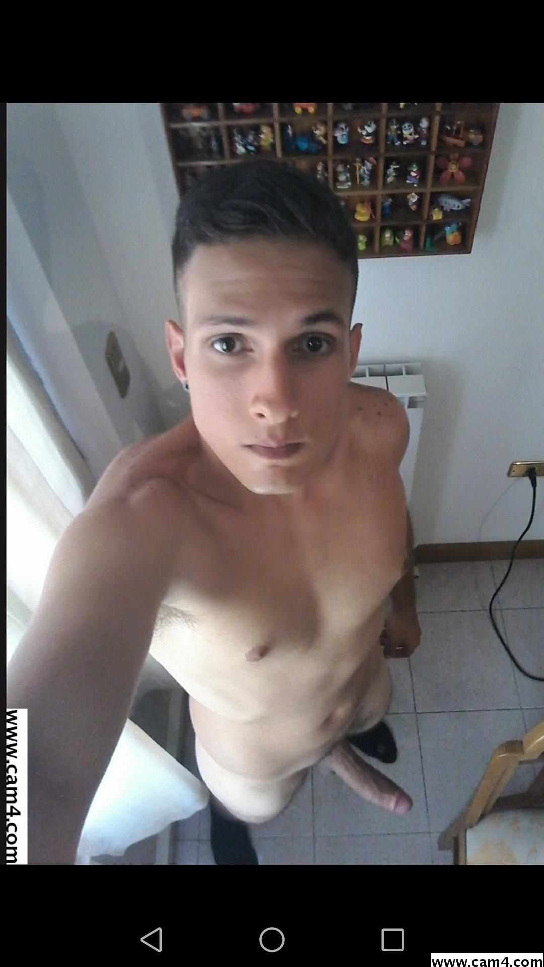 Chicohott93 Live Image