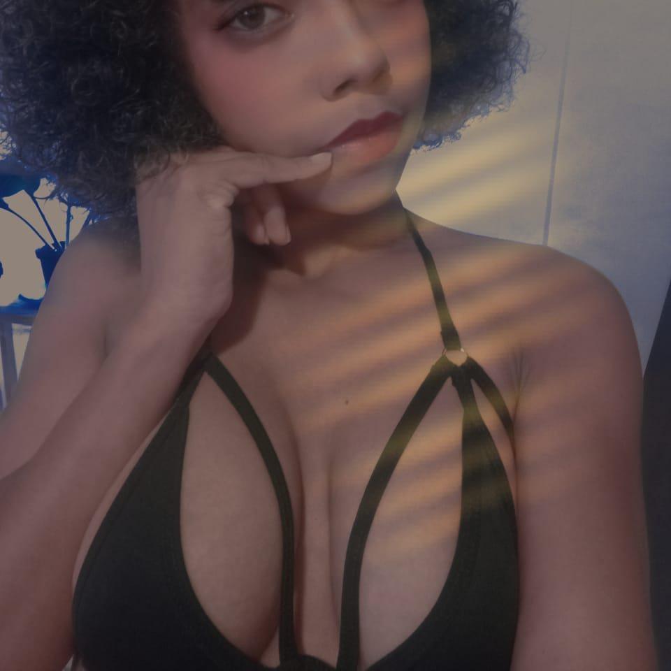Dakota6And_Ryv Live Image