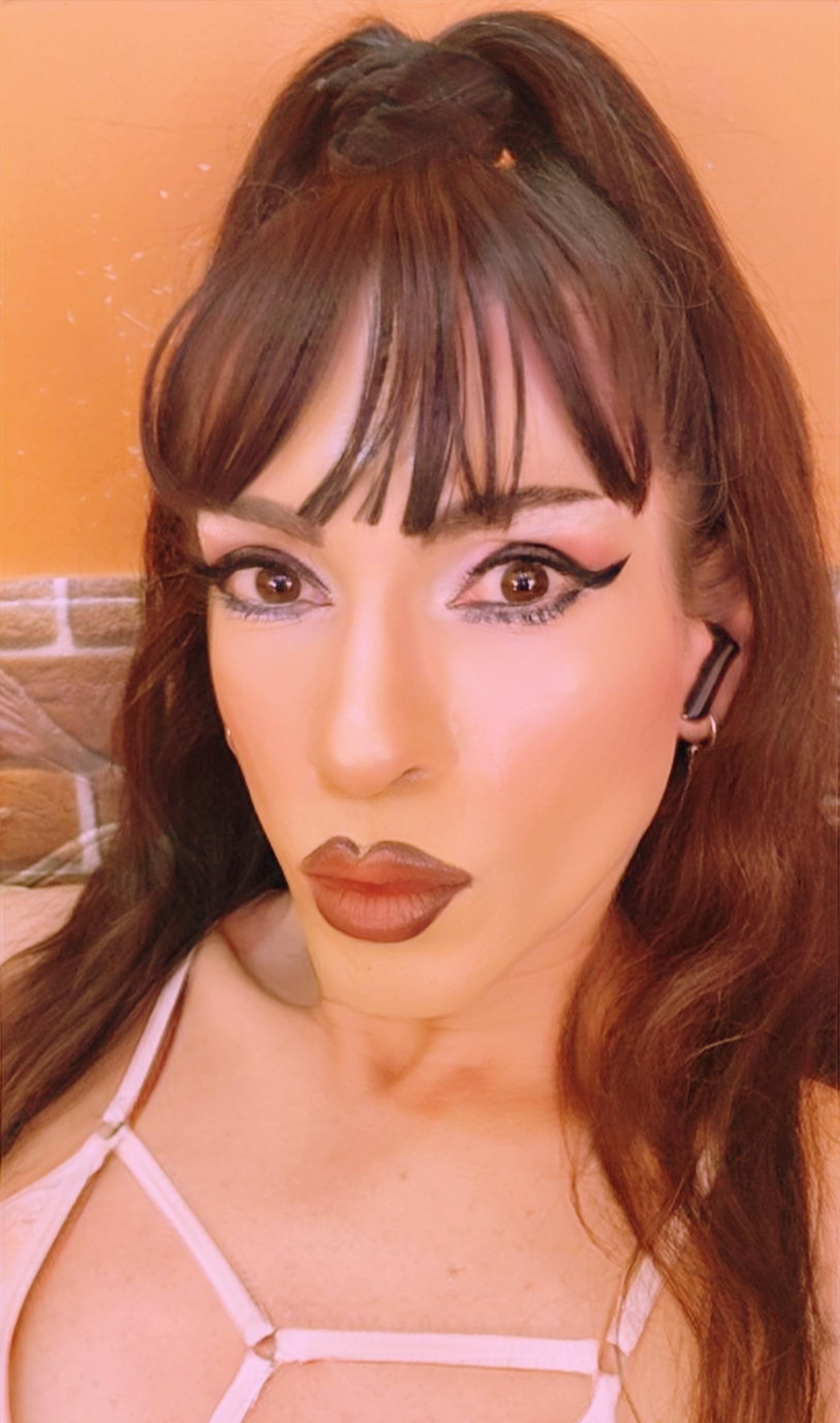 Gianina_cd Live Image