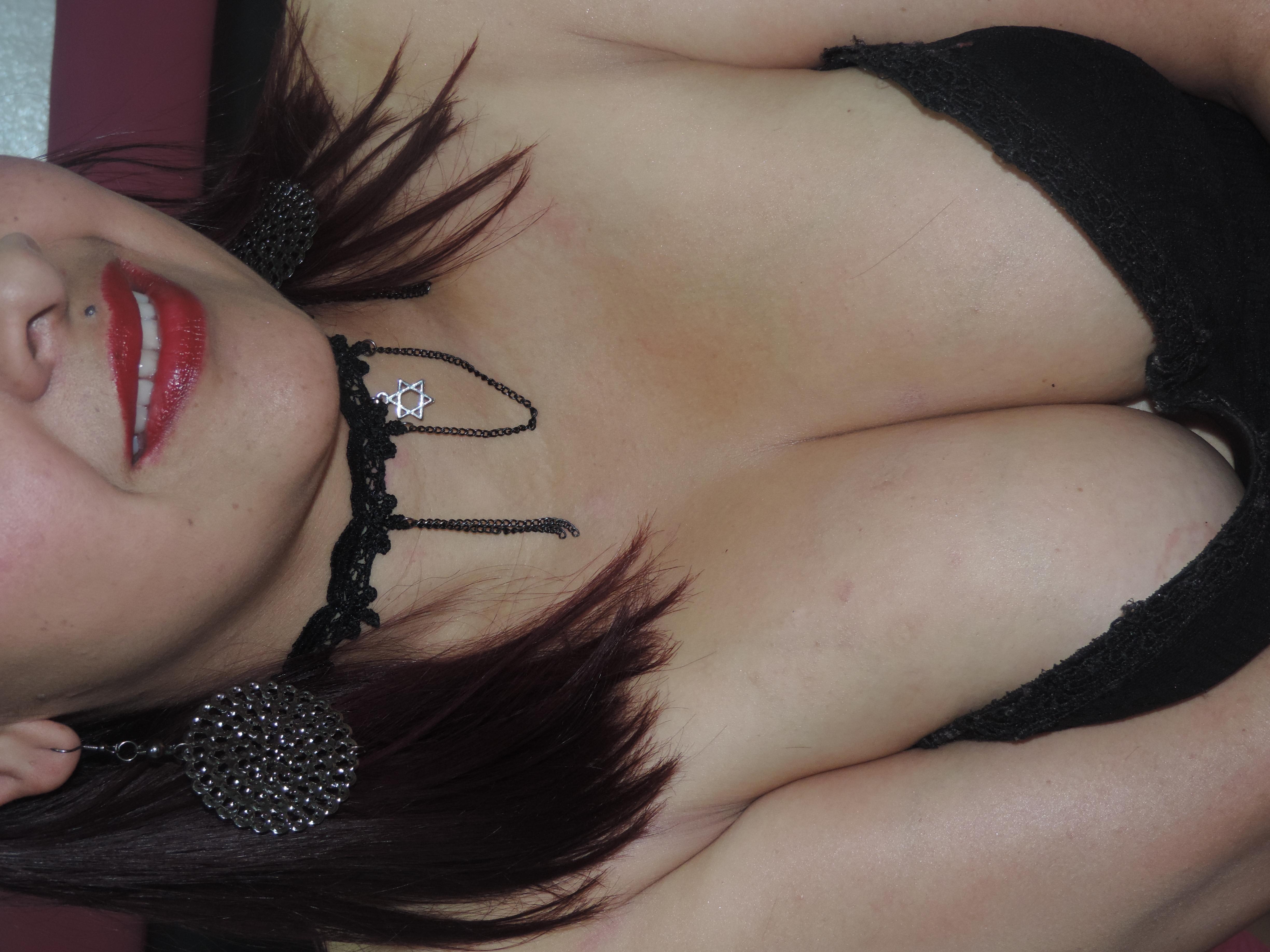 Kattysquirt08 Live Image