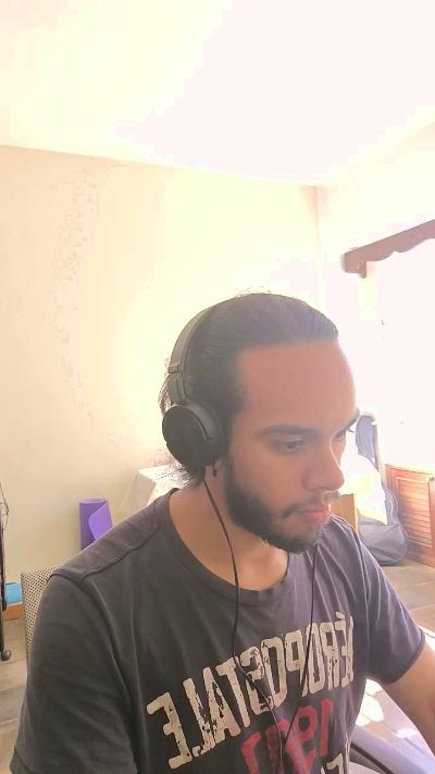 Klavi_rrr Live Image