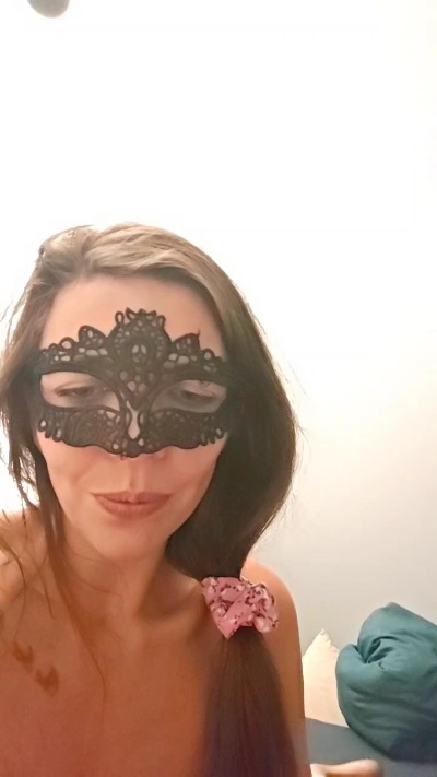 Loulou_27 Live Image