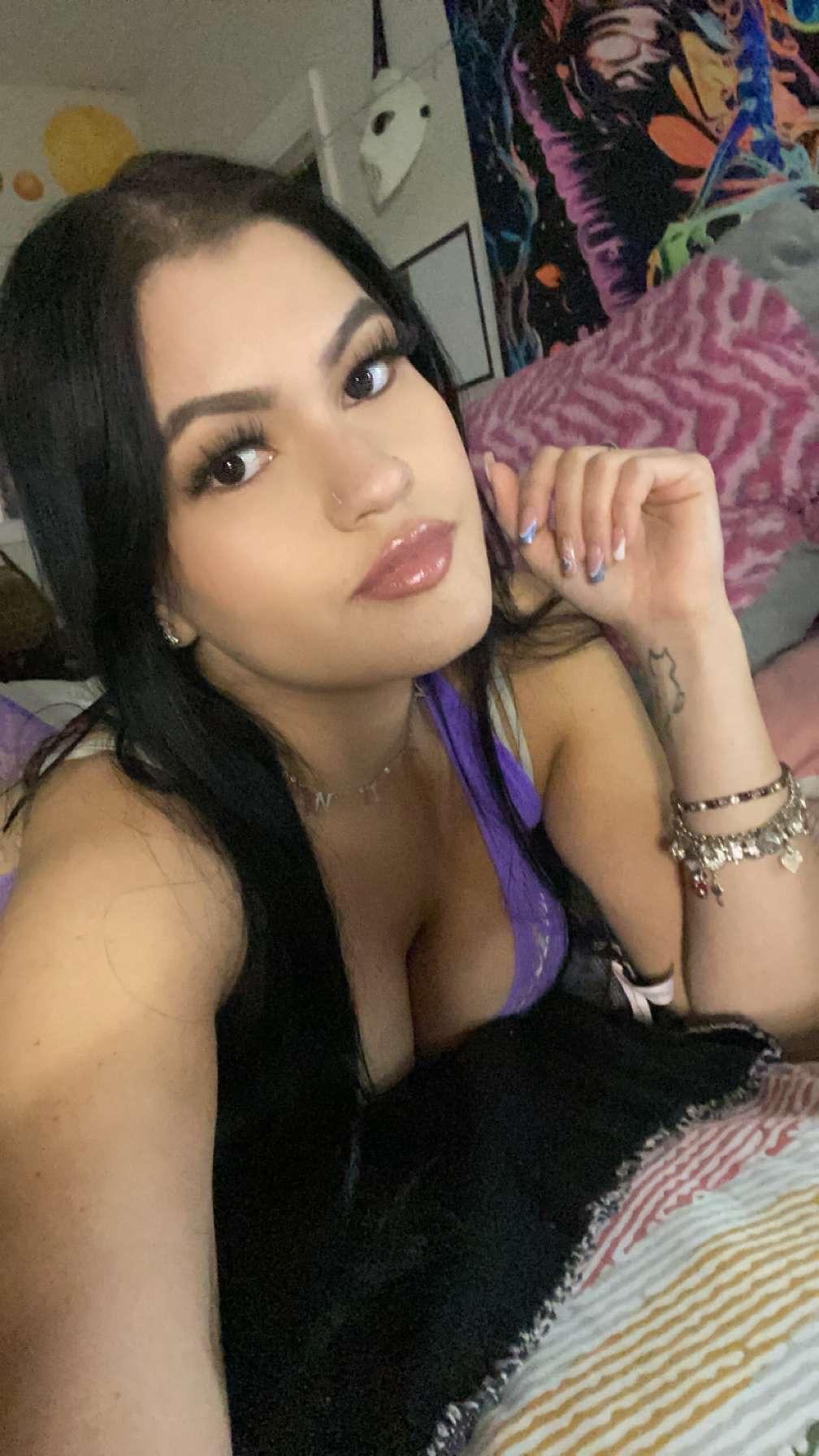 Nikkikittyx3 Live Image