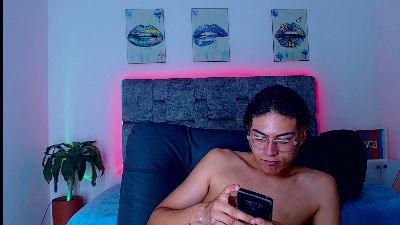 Sensual_Blade Live Image