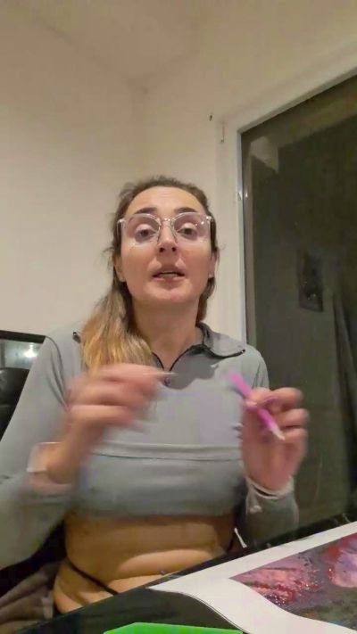 Shirlita2 Live Image