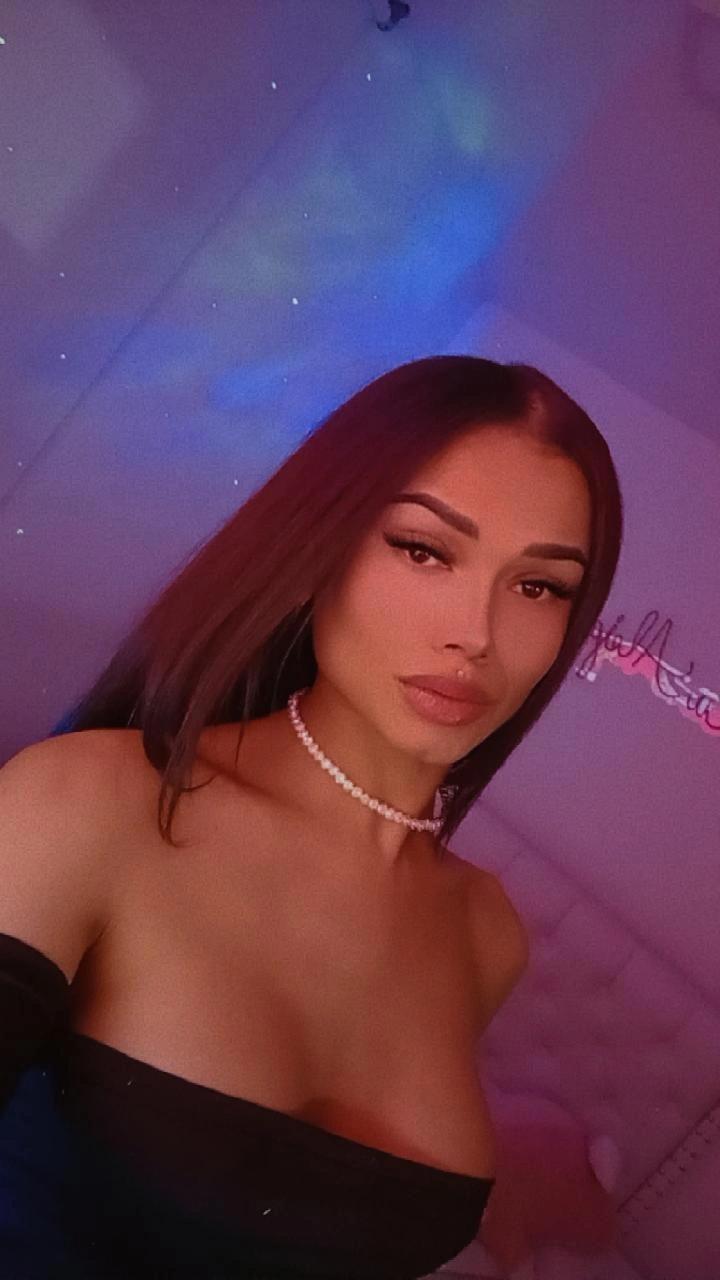 alee_lenoxxx Live Image