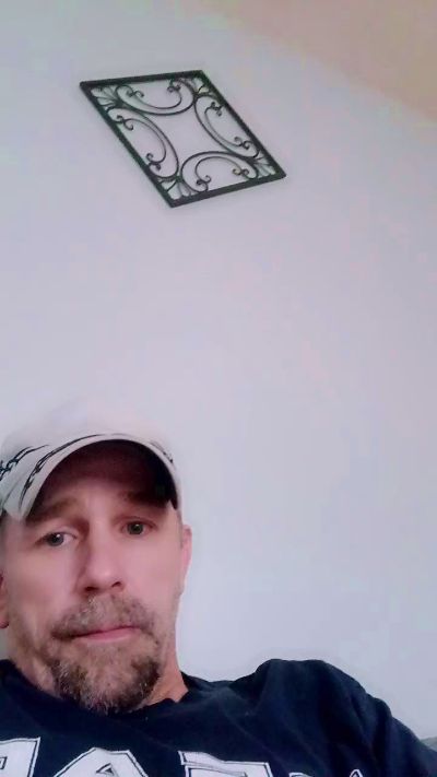 bobbydeluxelll Live Image