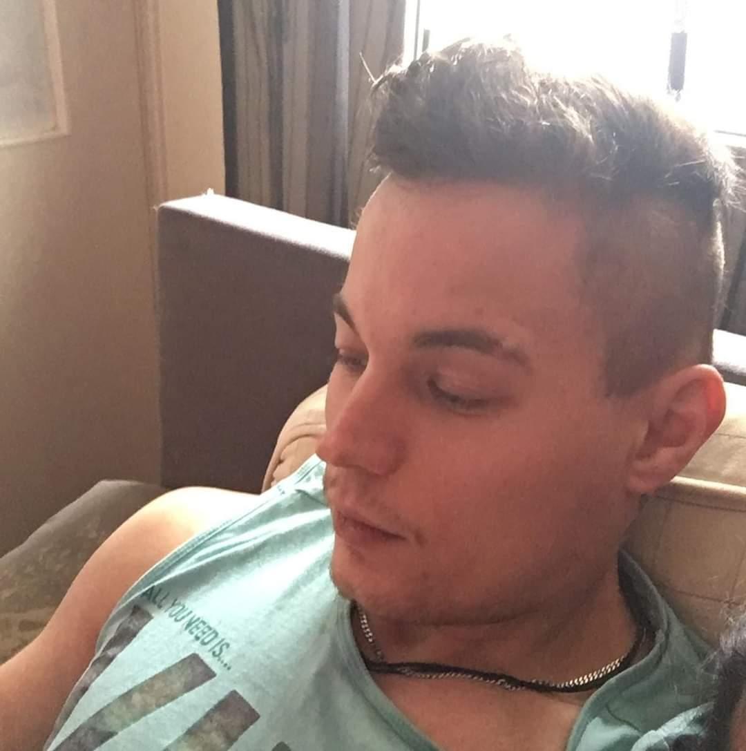 charles766 Live Image