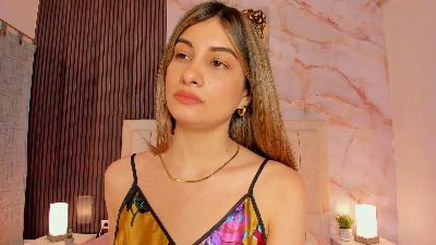 devine_simone Live Image
