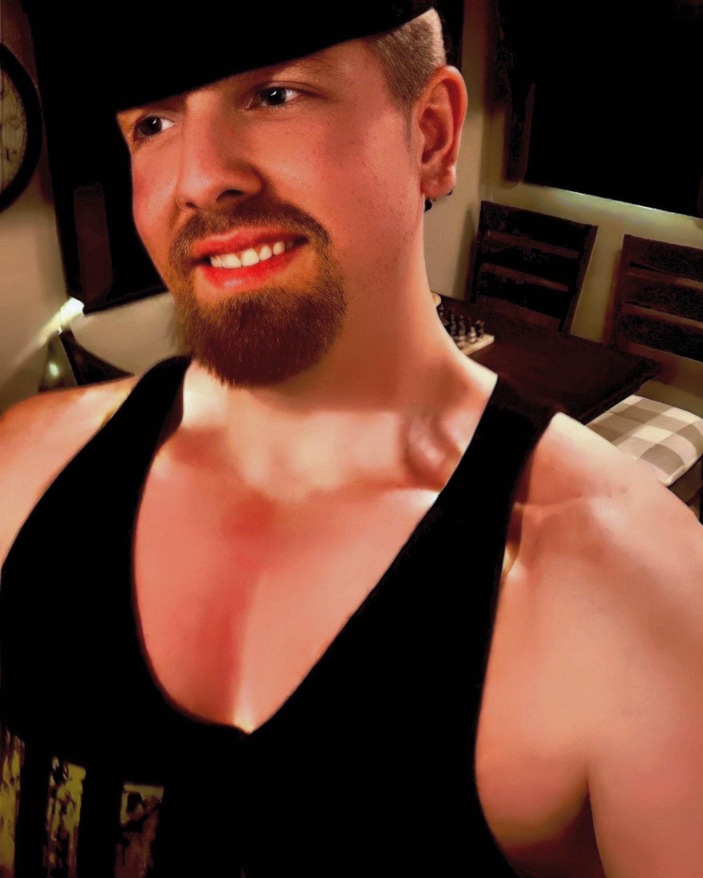 hornyhunk4 Live Image