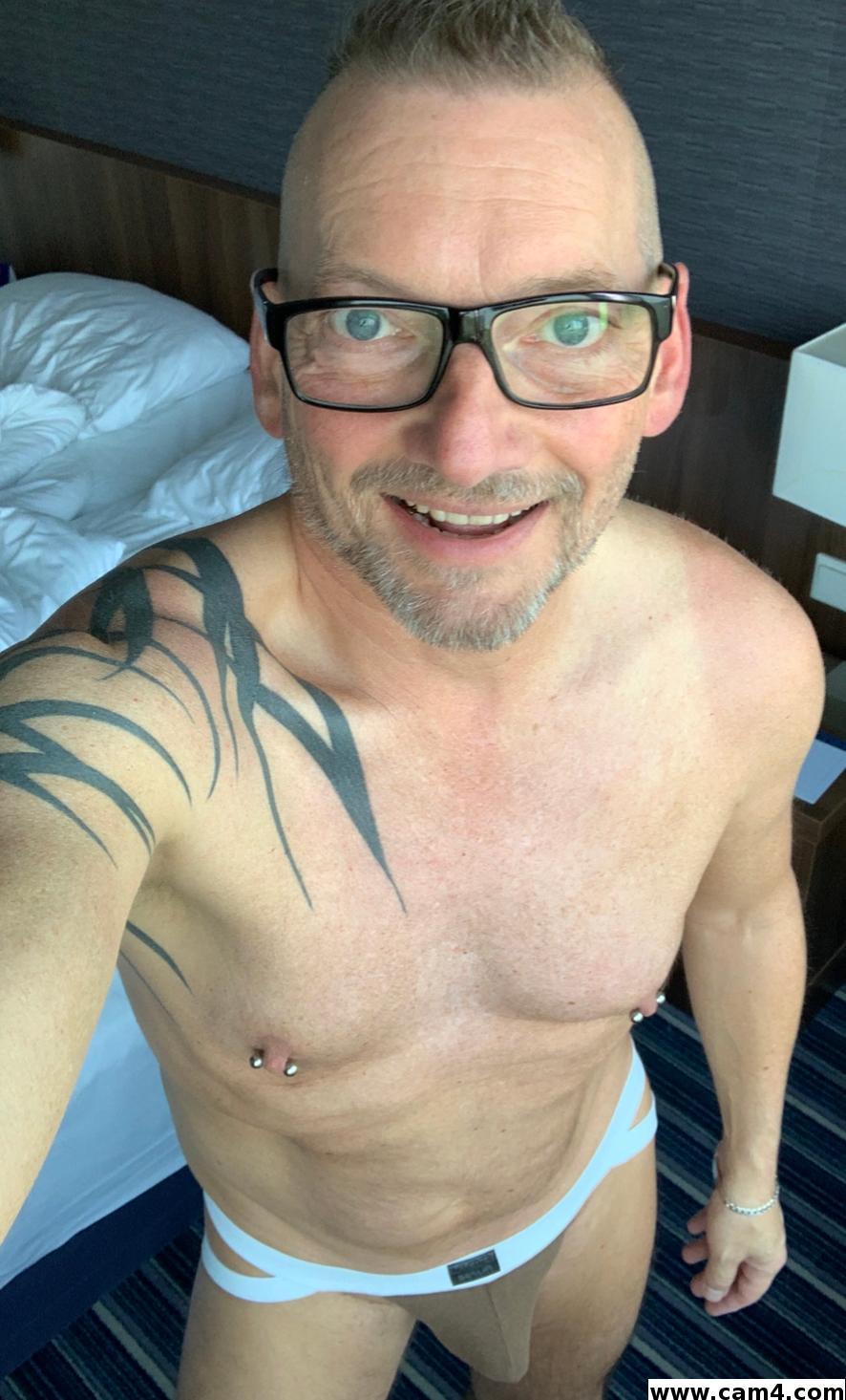 nakedfranky Live Image