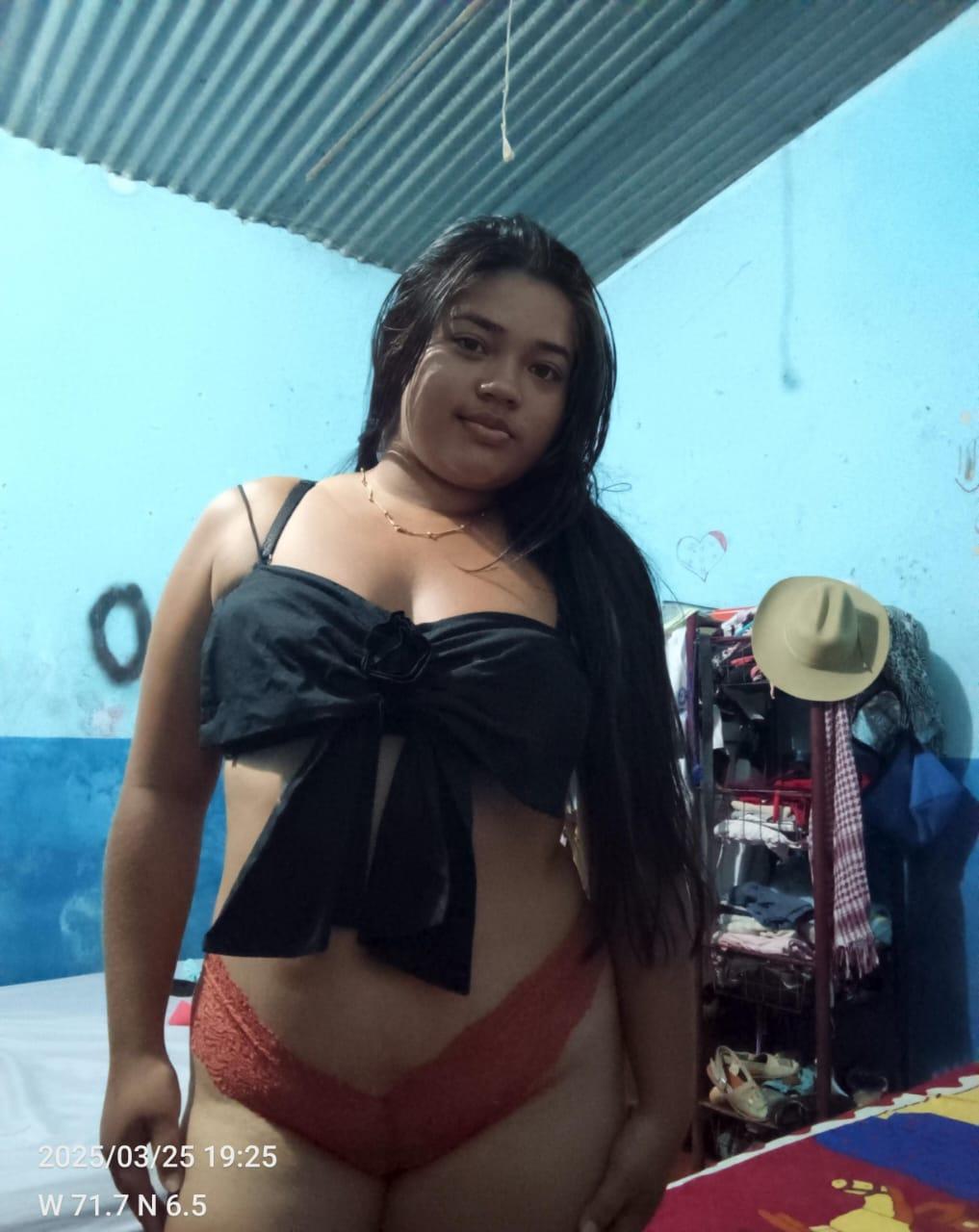 valentinahot65 Live Image