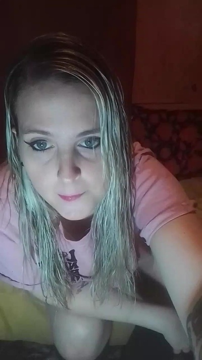 Aileen1993 live from Argentina