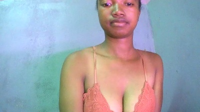 Aliciah02 live from Madagascar
