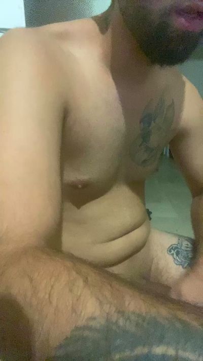 Andreeas32 live from Italy