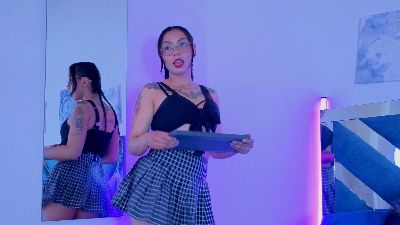 Antonelaconely live from Colombia