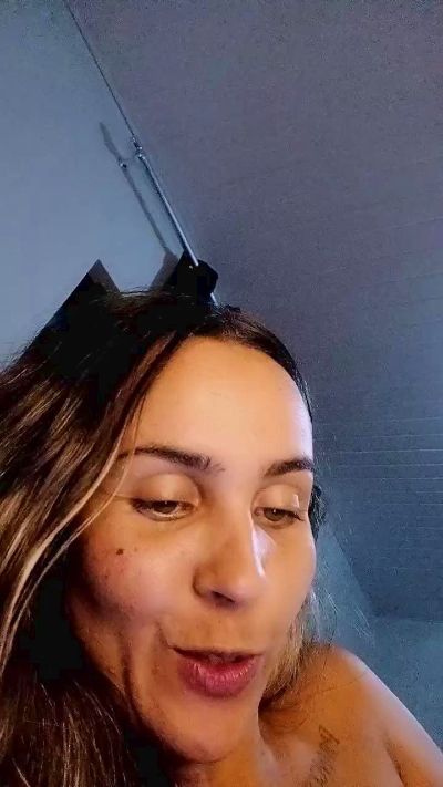 Babisurfistinha live from Brazil