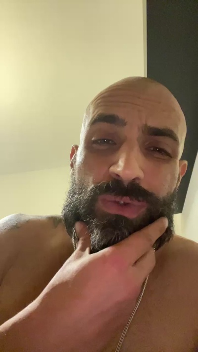 Biberonlechero live from Spain