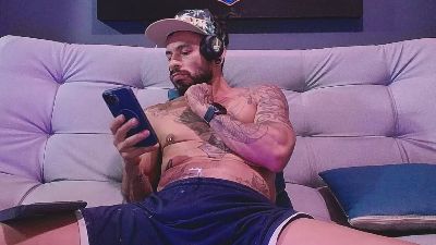 CallMeDouglas live from Colombia