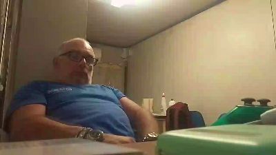 Cazzo_duro79 live from Italy