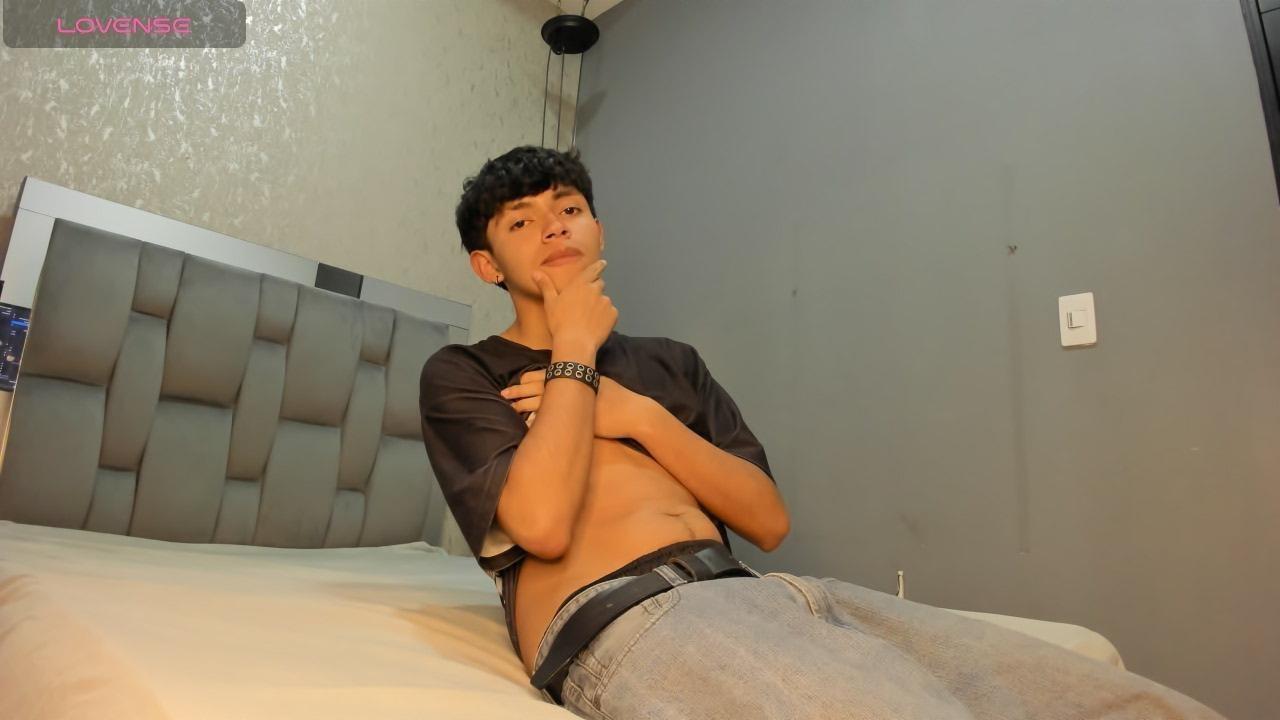 Checho_Dark live from Colombia