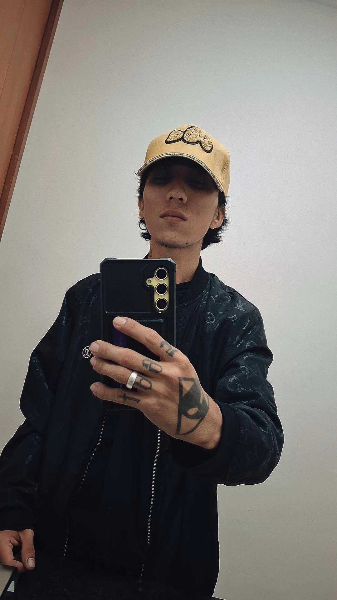 Chicoskinny3x live from Mexico
