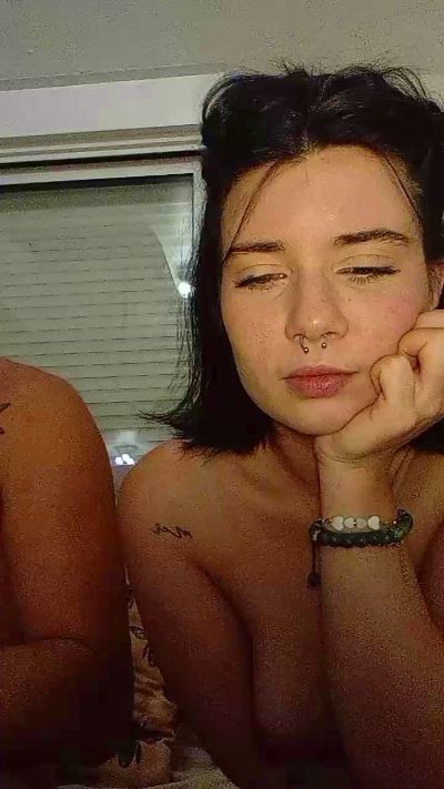 CoupleChaud18 live from France
