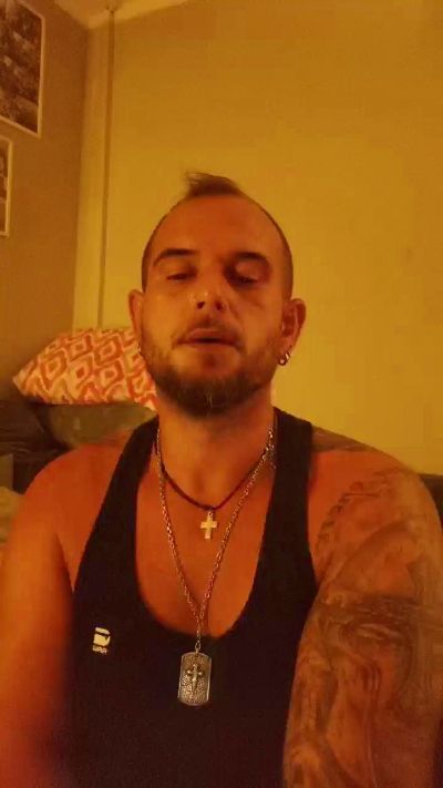 Dani4490 live from Germany