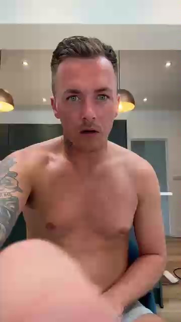 Dannyalpha live from United Kingdom