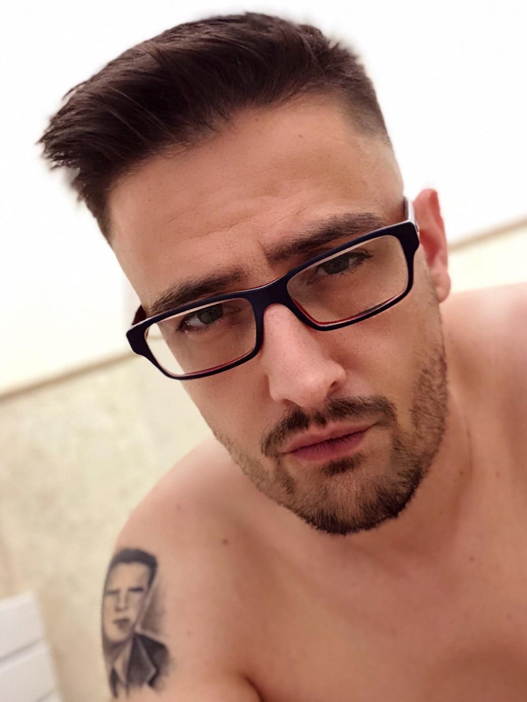 Diegocucciolo live from Italy