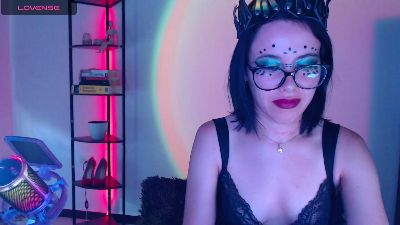 DomGiirl live from United States