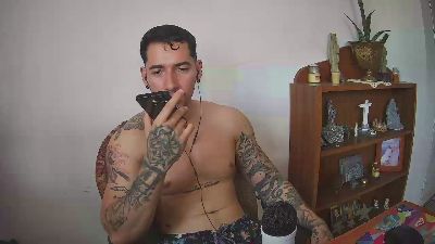 Dylan_benett_ live from Venezuela