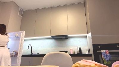 EbonieDevery live from United States