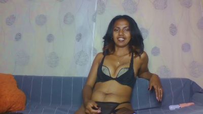 Ella_Sexee live from Madagascar