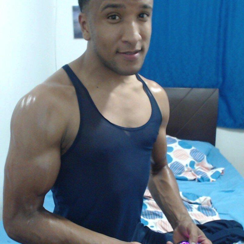 Erick_hot20 live from United States