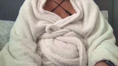 FlirtyFraya live from United Kingdom