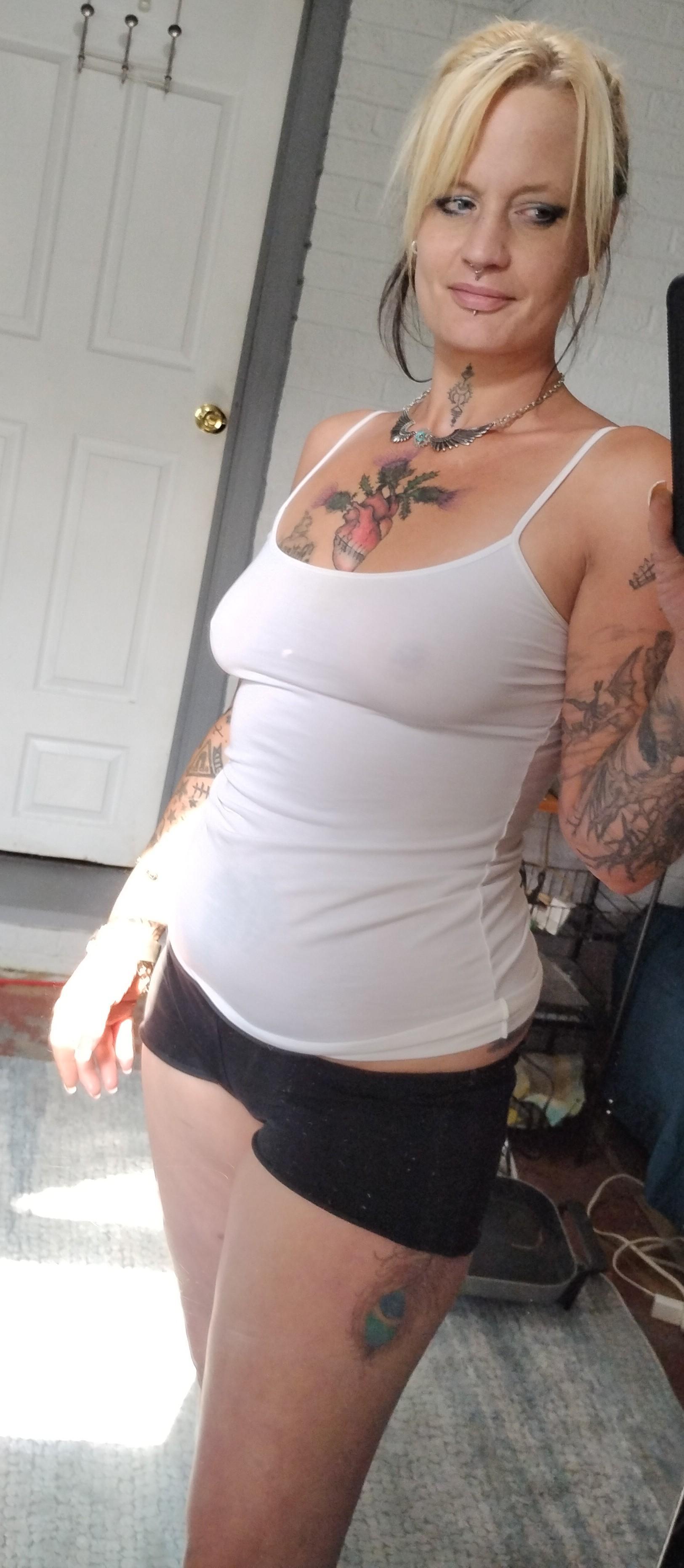 GiaJames live from United States