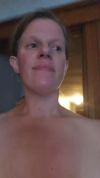 Hazel87 live from United States