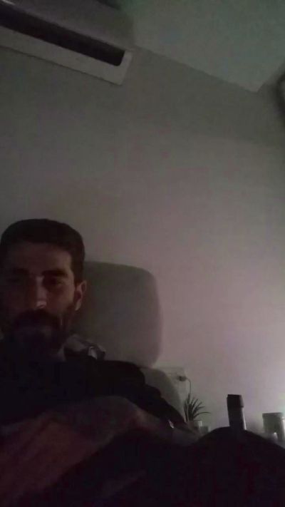 Hbkkfkfjdz2 live from Italy