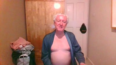 Henryshortshor live from United Kingdom