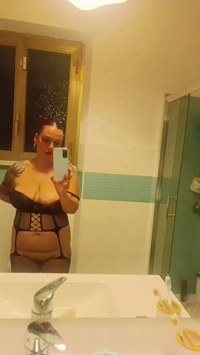 Honey2991 live from Italy