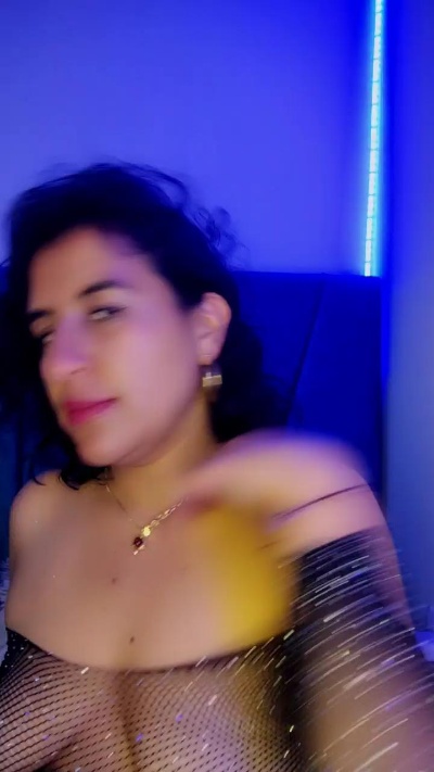 Hott_Sofii live from France