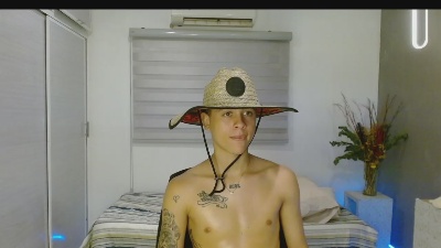 Julian_stonee1 live from Colombia