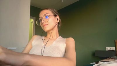 KarenaReinhart live from France